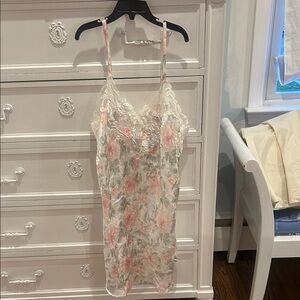 Floral Lace Trim Chemise - vintage Natori from Saks Fith Avenue